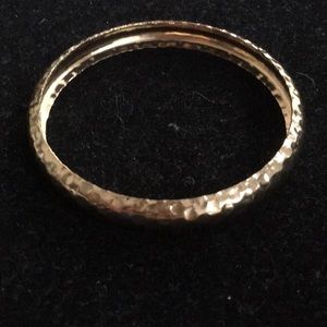 😇Gold hammered bangle